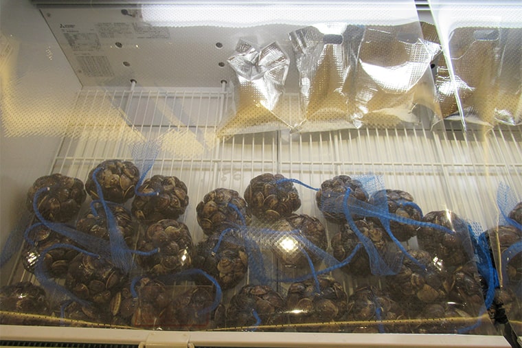 700 g of clams per bag